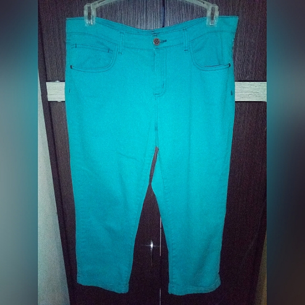 Teen Youth 16 Aqua Blue Imperial Star Capri Pants